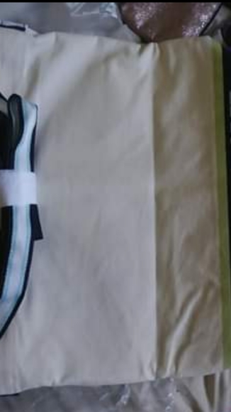 Victoria secret,golden insulated tote bag - Picture 2 of 5